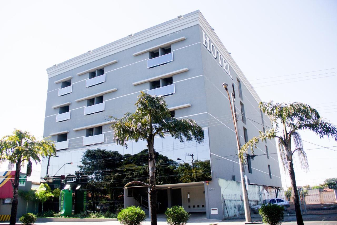 Bombonato Hotel - Facil Acesso Ao Aeroporto E Parque De Exposicoes Abcz Uberaba Dış mekan fotoğraf