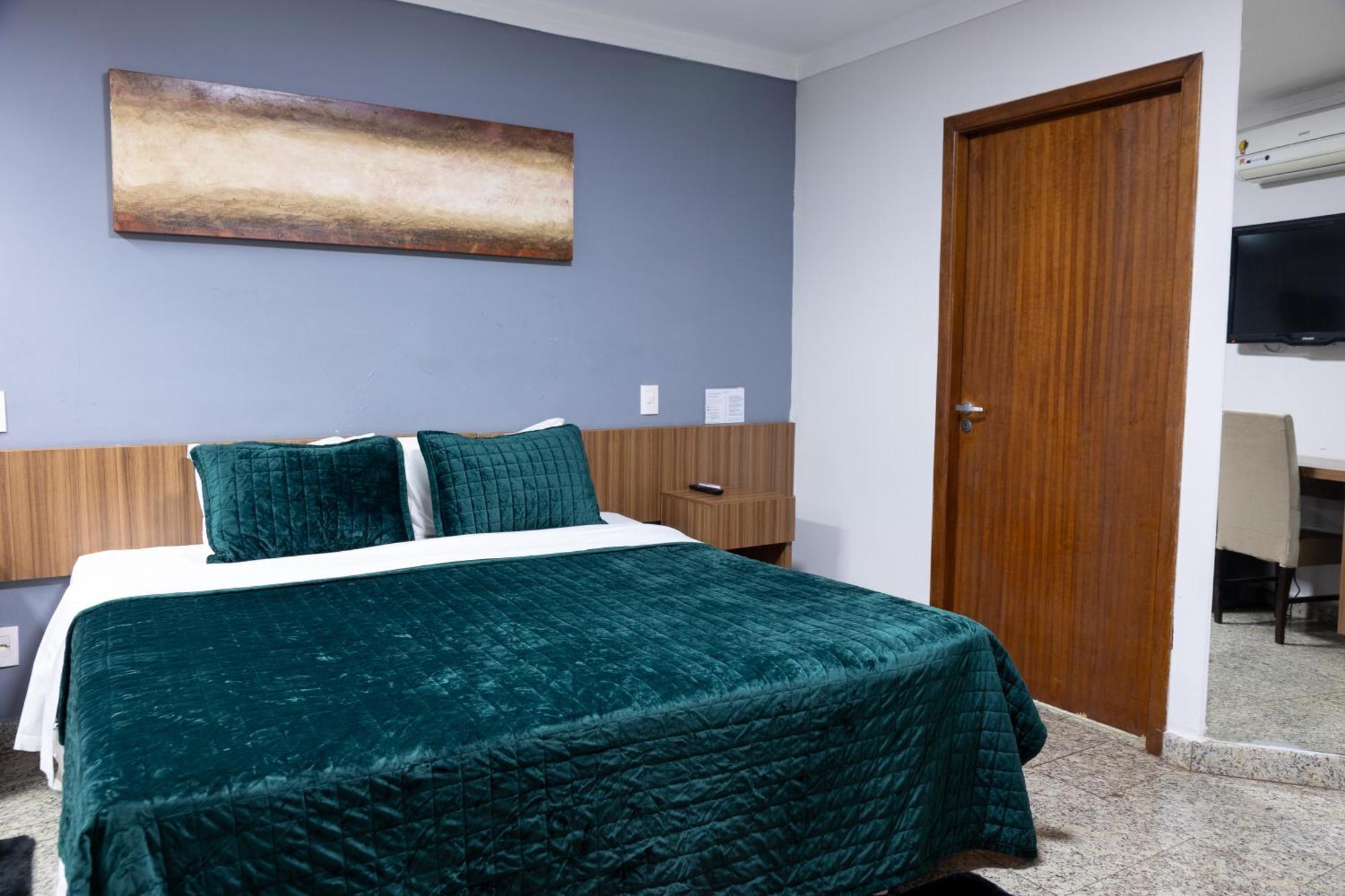 Bombonato Hotel - Facil Acesso Ao Aeroporto E Parque De Exposicoes Abcz Uberaba Dış mekan fotoğraf