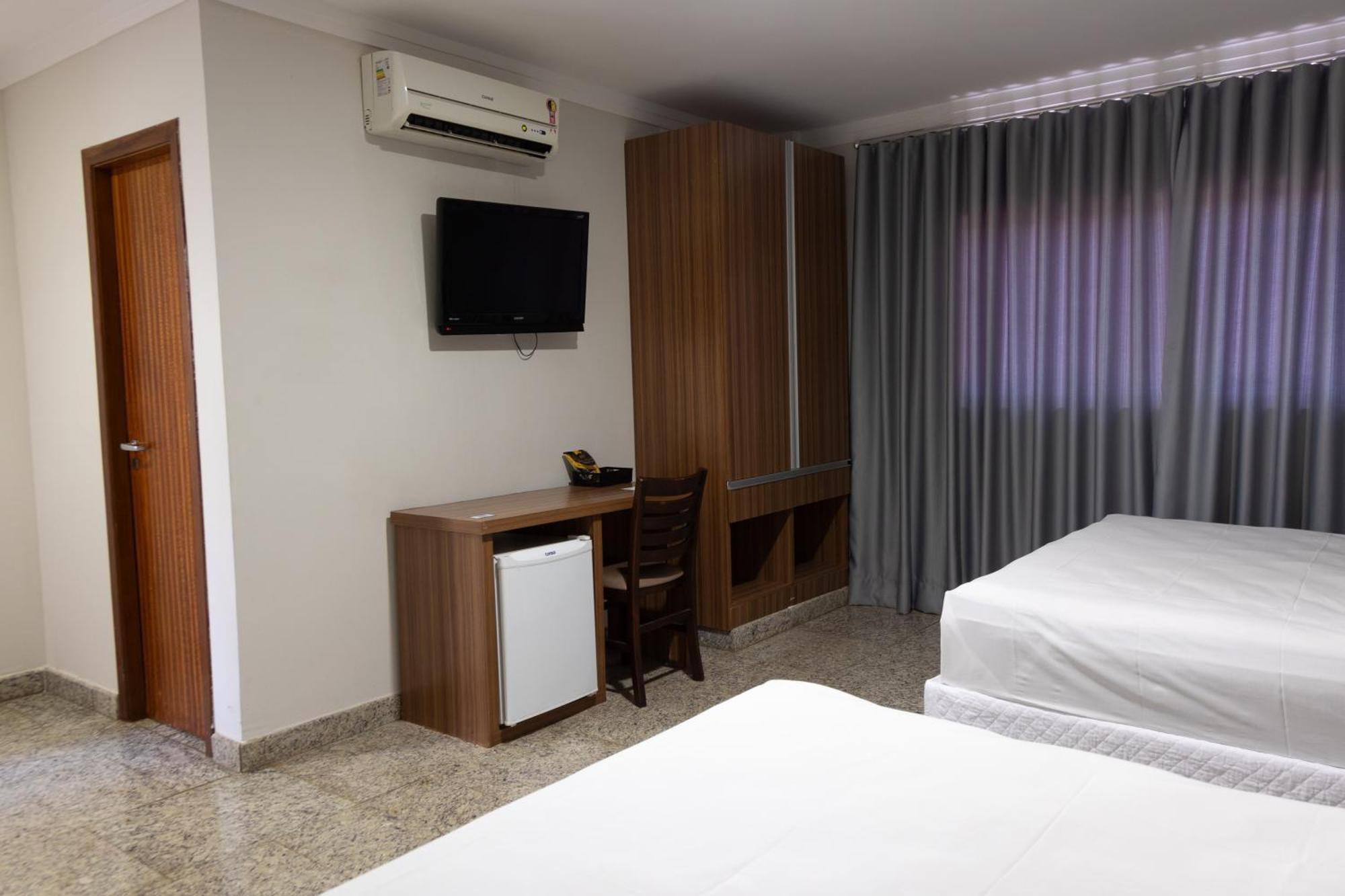Bombonato Hotel - Facil Acesso Ao Aeroporto E Parque De Exposicoes Abcz Uberaba Dış mekan fotoğraf